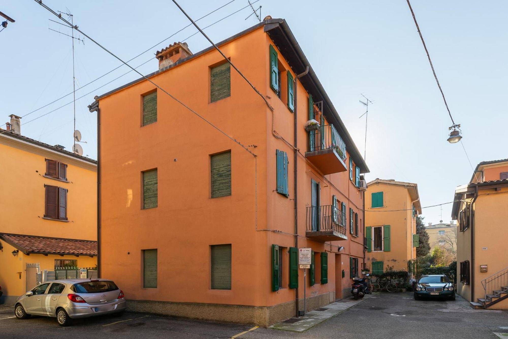 Social Costa-Holiday & Business Apartment Болонья Экстерьер фото