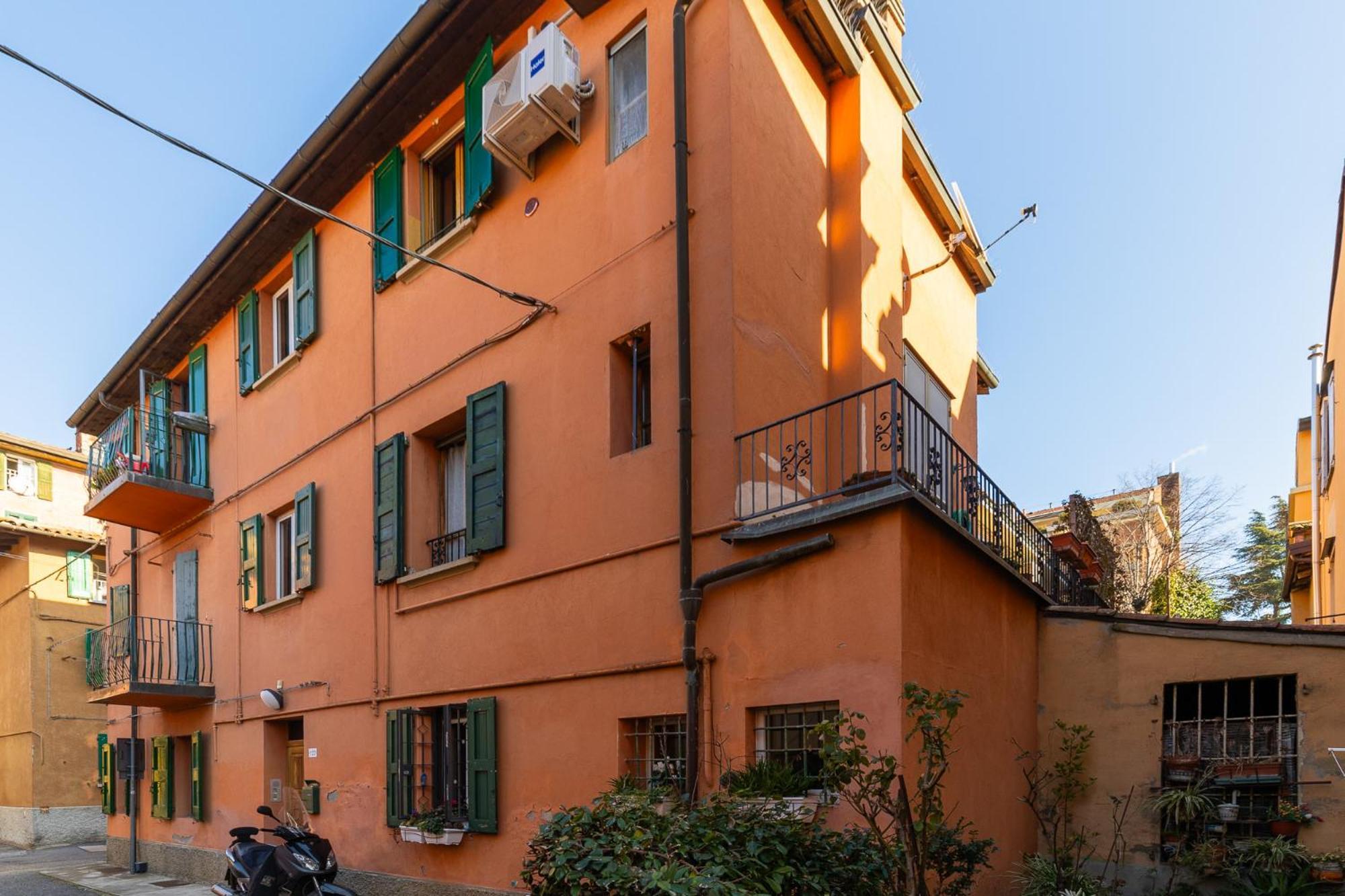 Social Costa-Holiday & Business Apartment Болонья Экстерьер фото